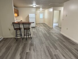 201 W Main St in Fountain City, IN - Building Photo