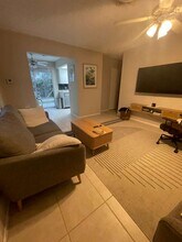 2738 NE 28th Ct, Unit D in Lighthouse Point, FL - Building Photo - Building Photo
