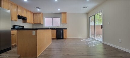8364 Oppenheimer St in Las Vegas, NV - Building Photo - Building Photo