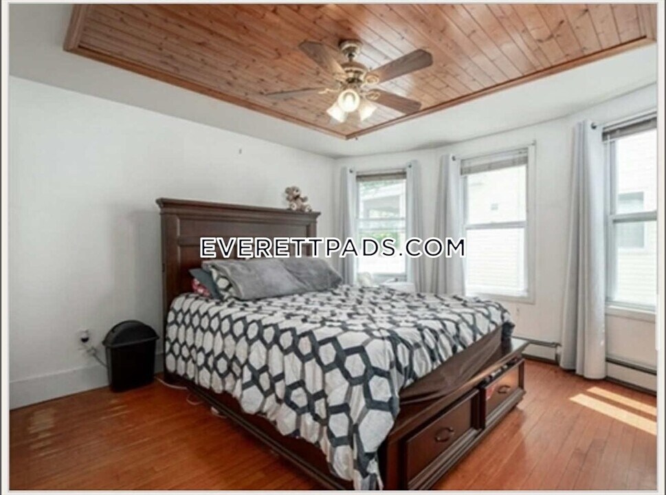121 Hancock St in Everett, MA - Building Photo