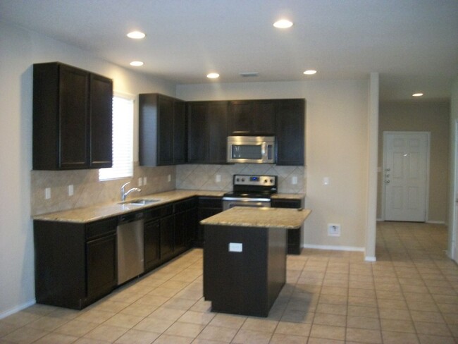 844 Highland Vista in New Braunfels, TX - Building Photo - Building Photo