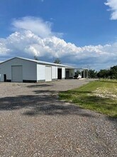 33740 Larkin Rd in Dade City, FL - Foto de edificio - Building Photo