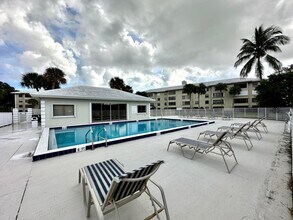 3525 Village Blvd in West Palm Beach, FL - Building Photo - Building Photo