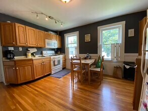 105 Montgomery St, Unit 1 in Cambridge, MA - Building Photo - Building Photo