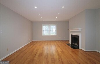 40 Glenald Way NW in Atlanta, GA - Building Photo - Building Photo