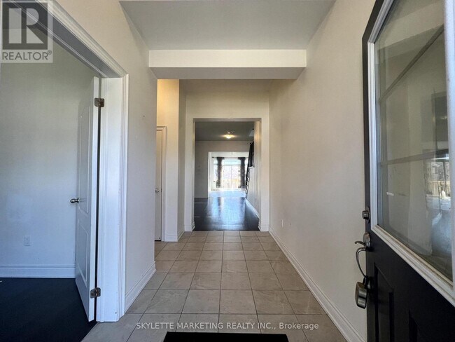 5 Beebalm Ln in East Gwillimbury, ON - Building Photo - Building Photo
