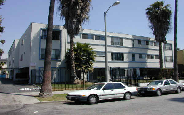 940 Magnolia Ave in Los Angeles, CA - Building Photo - Building Photo