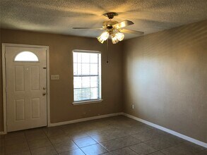 1022 Wilson Rd in Humble, TX - Building Photo - Building Photo