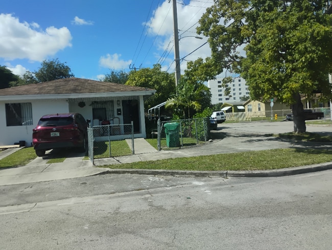 550 NW 58th St in Miami, FL - Building Photo - Building Photo