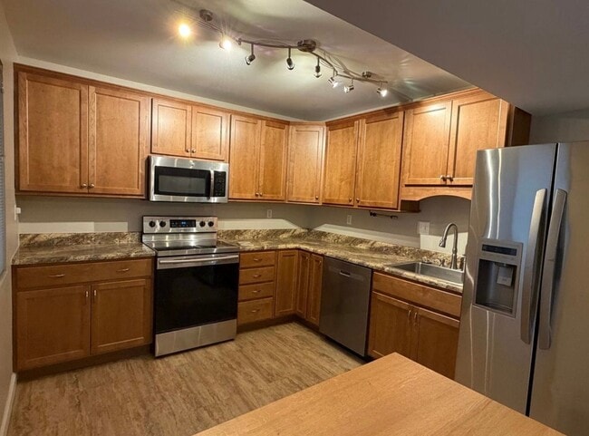 463 Down Hill Dr in Ballwin, MO - Foto de edificio - Building Photo