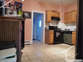 1524 Commonwealth Ave, Unit 2 in Boston, MA - Foto de edificio - Building Photo