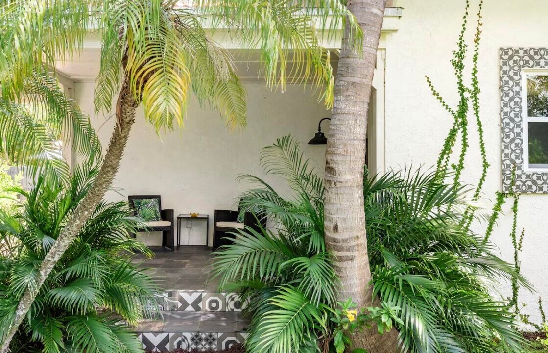 515 Ardmore Rd in West Palm Beach, FL - Building Photo