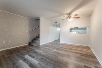 2447 Brownlee St in Baton Rouge, LA - Building Photo - Building Photo