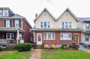 2242 Ferry St in Easton, PA - Building Photo