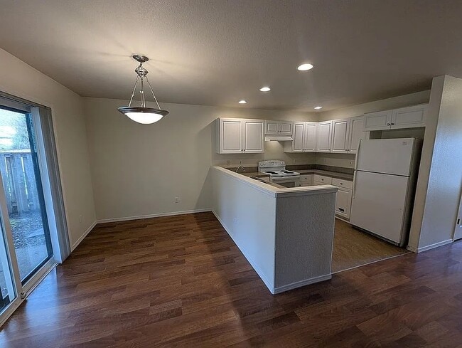 3144 SE Sternwheeler Dr in Corvallis, OR - Building Photo - Building Photo