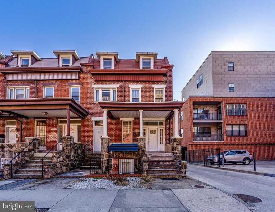 101 E 33rd St in Baltimore, MD - Foto de edificio