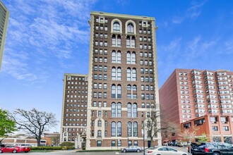 5555 S Everett Ave-Unit -C3 in Chicago, IL - Building Photo - Building Photo