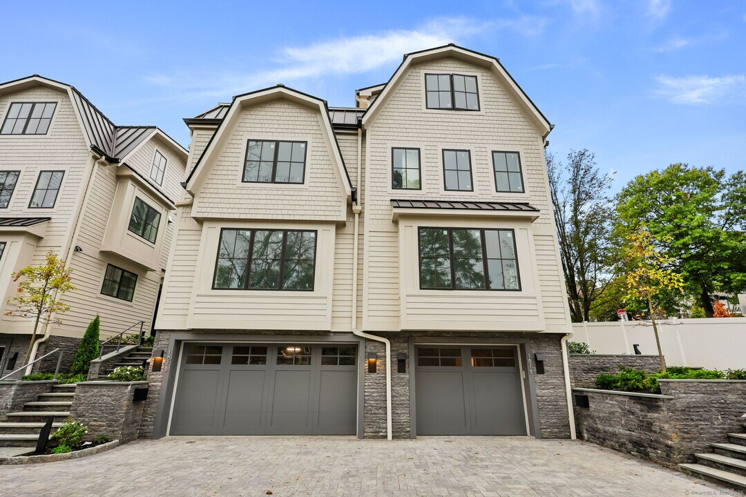 187 Field Point Rd in Greenwich, CT - Building Photo