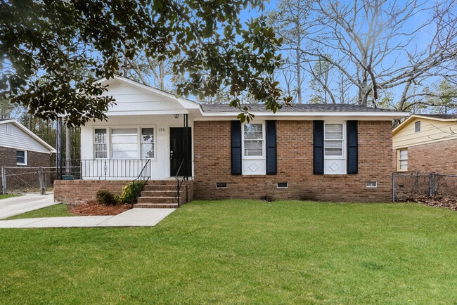 property at 125 Foxhunt Rd