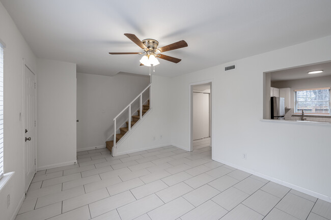 Greenleaf Townhomes in Fayetteville, AR - Foto de edificio - Interior Photo