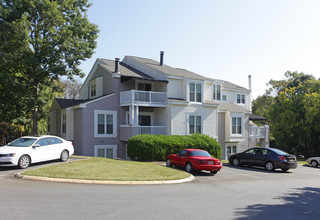 Walden Court Apartments in Charlotte, NC - Building Photo - Building Photo