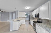 11706 SW 154th Ct in Miami, FL - Foto de edificio - Building Photo