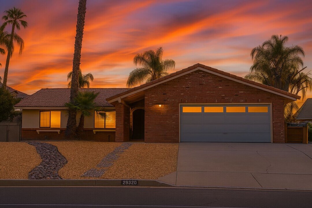 29320 Longhorn Dr in Canyon Lake, CA - Building Photo