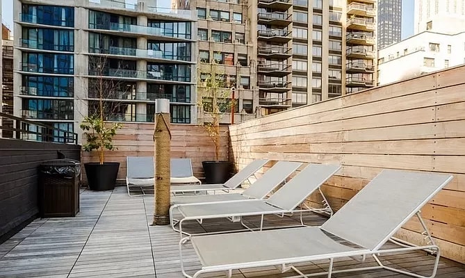 165 W 21st St, Unit 2J in New York, NY - Foto de edificio