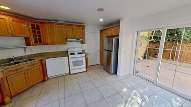 415 W De La Guerra St in Santa Barbara, CA - Building Photo - Building Photo