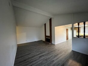 5813 Hazel Ave in Orangevale, CA - Building Photo - Building Photo