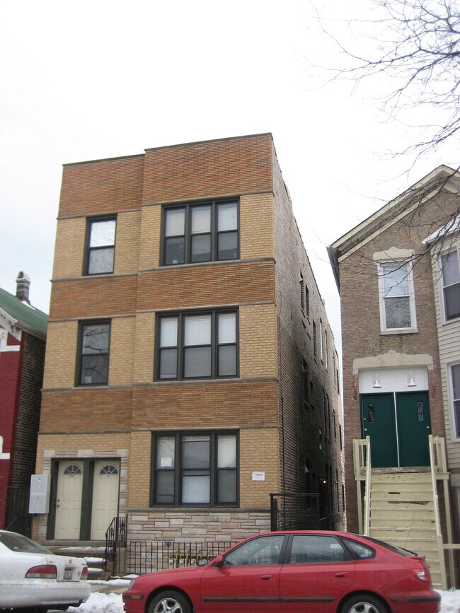 3631 S Wallace St Apartments and Nearby Chicago Apartments For Rent