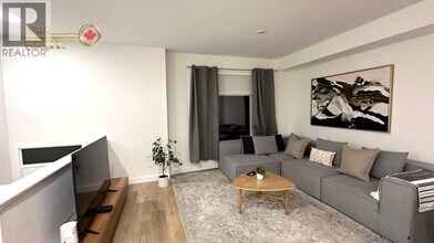 2035 Glenaire Dr in North Vancouver, BC - Building Photo - Building Photo