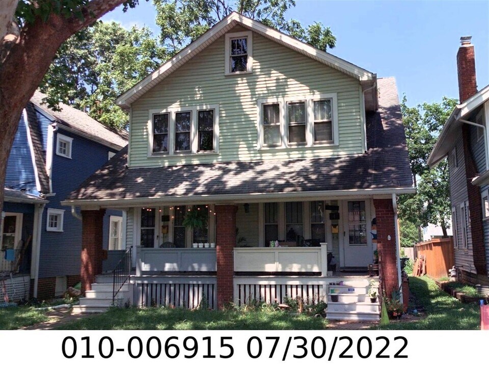 238 E Kelso Rd in Columbus, OH - Building Photo