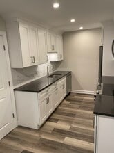 1925 E Oakton St, Unit 2D in Des Plaines, IL - Building Photo - Building Photo