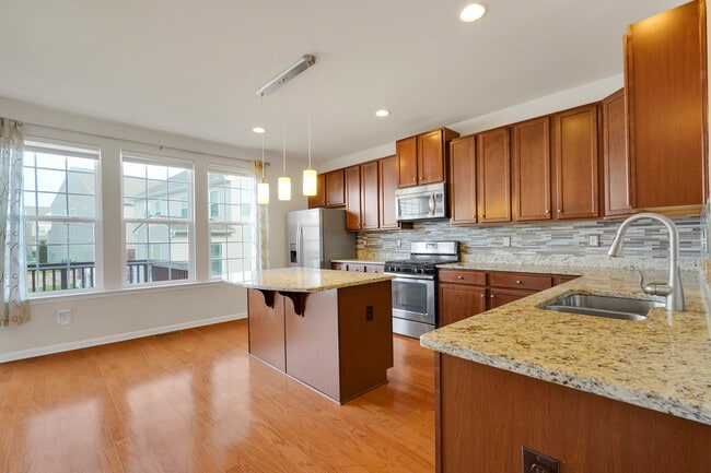 6 Lamplighter Ln in Stafford, VA - Foto de edificio - Building Photo