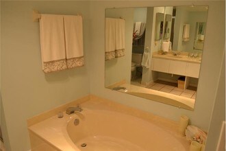 1000 US-1-Unit -E-203 in Jupiter, FL - Building Photo - Building Photo