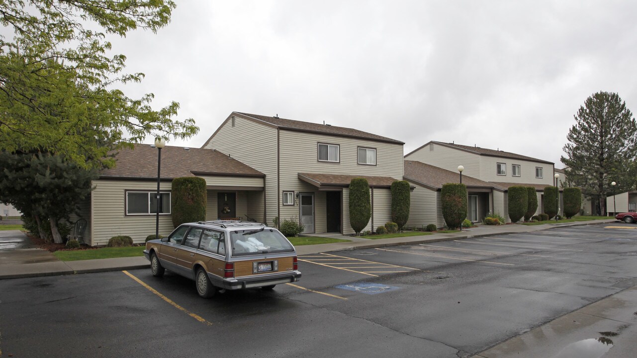 South Meadow Apartments in Twin Falls, ID - Building Photo