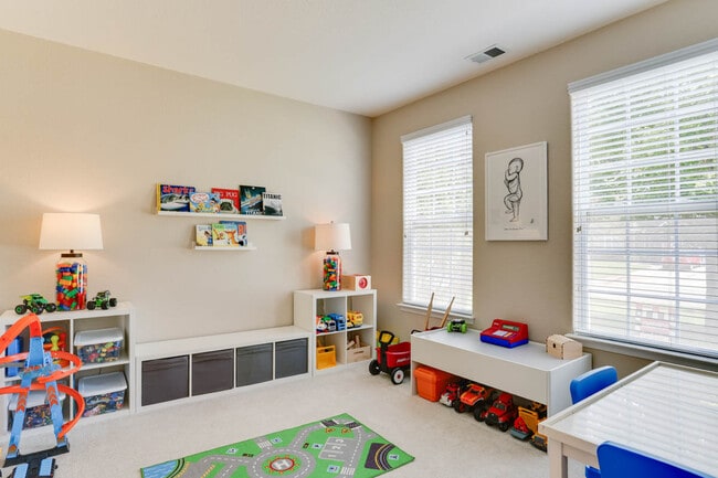 1945 Breck Ave in Virginia Beach, VA - Building Photo - Building Photo