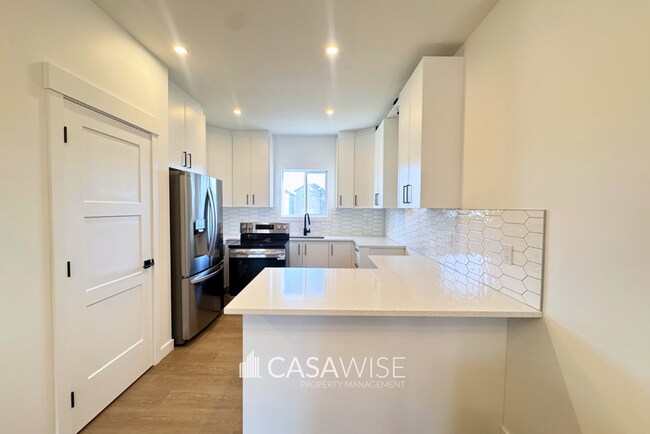 9339-9222 222 St NW in Edmonton, AB - Building Photo - Building Photo