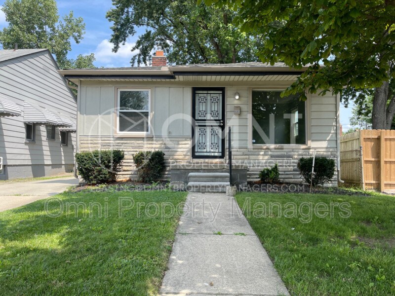 8085 Stephens Rd in Center Line, MI - Building Photo