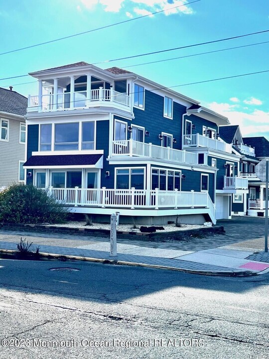 919 N Ocean Ave in Seaside Park, NJ - Foto de edificio