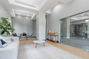 Middletown Landing in Louisville, KY - Building Photo