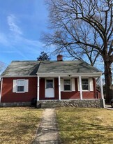 13 Gallup Ln in Waterford, CT - Building Photo