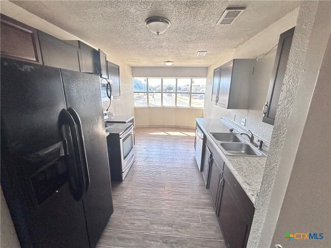 property at 5001 Greenlee Dr