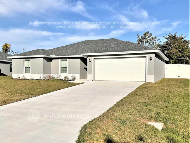 121 NE 9th Pl in Cape Coral, FL - Building Photo - Building Photo