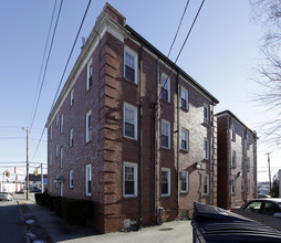 501 Reservoir Ave in Cranston, RI - Building Photo - Building Photo