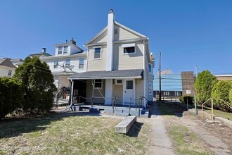 318 W Main St in Plymouth, PA - Building Photo - Building Photo