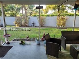 11591 N Open Ct in Hollywood, FL - Building Photo