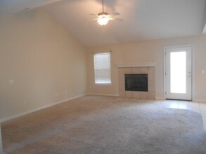 156 Rob St in Farmington, AR - Foto de edificio - Building Photo