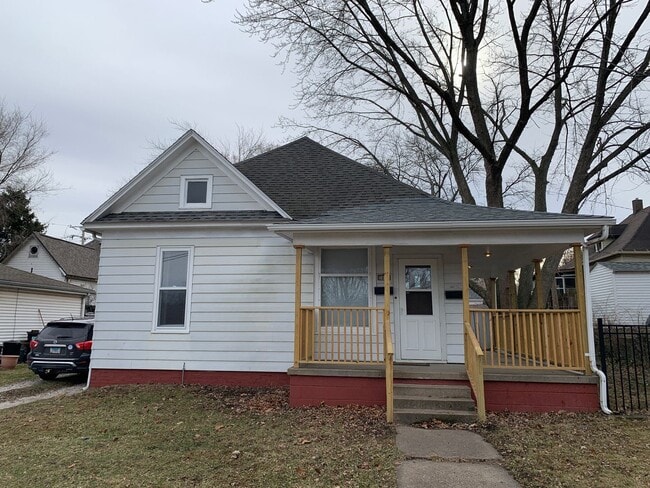 property at 203 W Park St